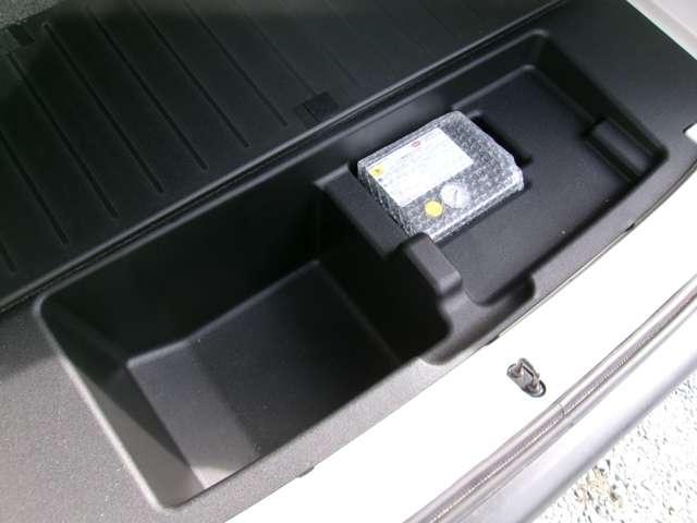 シエンタ Ｇ　フリップダウンモニター（26枚目）