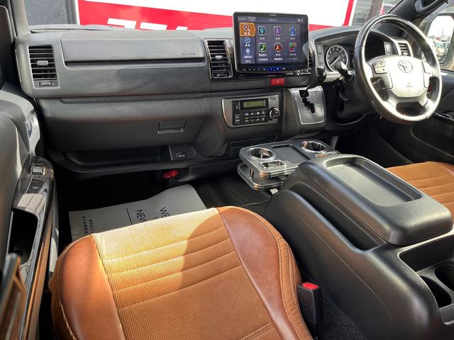 ハイエースバン スーパーＧＬ　ダークプライムＩＩ　６型　オリジナルベッドキット車中泊仕様　寒冷地仕　ＸＦ１１ナビ　フリップダウンモニター　パノラミックビュー　ＥＴＣ　１６インチスチールホイール　１．５インチダウン　トヨタセーフティセンス　前後ソナー（8枚目）