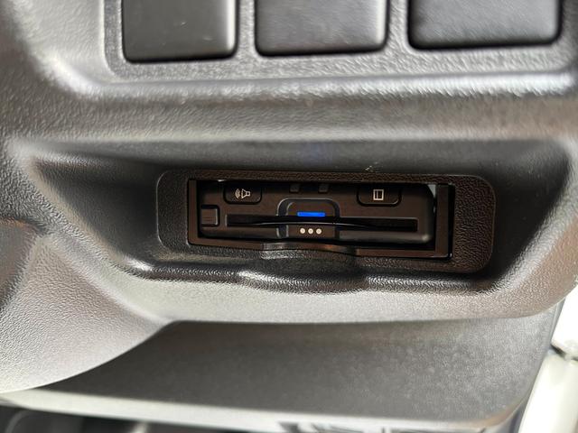 ハイエースバン スーパーＧＬ　ダークプライムＩＩ　６型　オリジナルベッドキット車中泊仕様　寒冷地仕　ＸＦ１１ナビ　フリップダウンモニター　パノラミックビュー　ＥＴＣ　１６インチスチールホイール　１．５インチダウン　トヨタセーフティセンス　前後ソナー（22枚目）