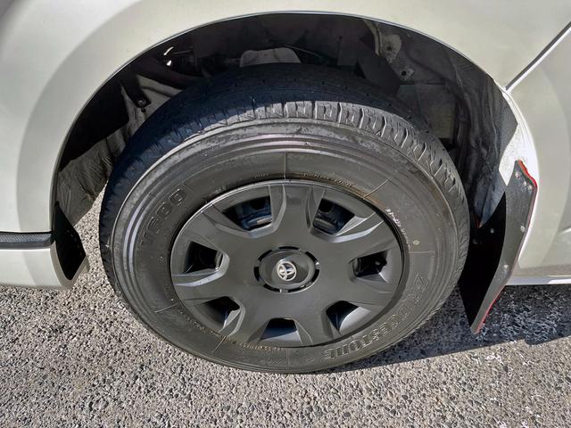 ハイエースバン ロングＤＸ　ＧＬパッケージ　４型　３．０ディーゼルターボ　５ドア３人乗り　純正ナビ　バックカメラ　ＥＴＣ　ＬＥＤライト　フォグランプ　電格ミラー　プライバシーガラス　ドラレコ（18枚目）