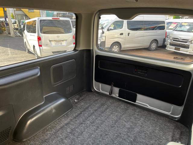 ハイエースバン ロングスーパーGL 4型 ディーゼル バッドフェイス 2インチローダウン 15インチアルミホイール Fスポイラー LEDライト&フォグ LEDテール シートカバー 前後センサー 純正ナビ Bカメラ ETC(66枚目)