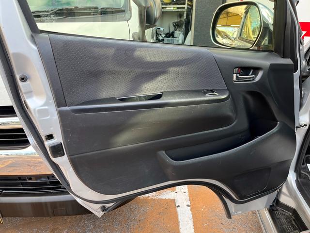 ハイエースバン ロングスーパーGL 4型 ディーゼル バッドフェイス 2インチローダウン 15インチアルミホイール Fスポイラー LEDライト&フォグ LEDテール シートカバー 前後センサー 純正ナビ Bカメラ ETC(75枚目)