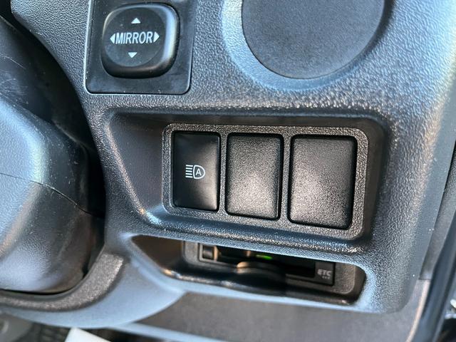 ハイエースバン ロングワイドスーパーGL 5型 純正ナビフルセグTV バックカメラ ETC LEDライト Fエアロ スライド窓 プライバシーガラス ステアリングリモコン 前後ドラレコ付きデジタルインナーミラー(16枚目)