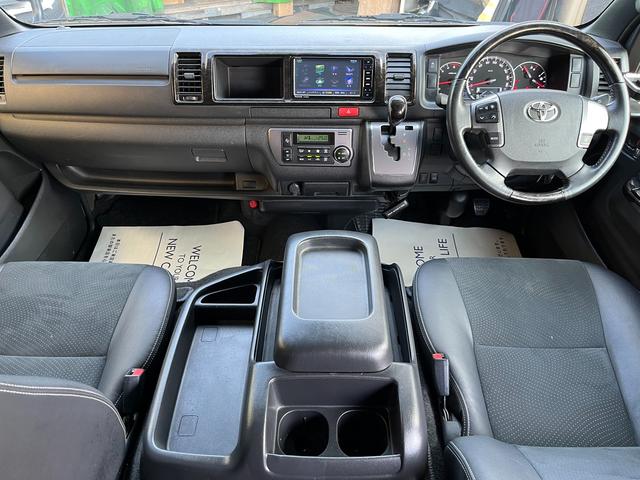 ハイエースバン スーパーGL ダークプライムII 5型ディーゼル グラインドタトゥー施工 ローダウン 20インチアルミホイール 社外ナビ ETC モデリスタスポイラー 電動スライドドア Rフィルム LED室内灯 トヨタセーフティセンス スマートキー(7枚目)