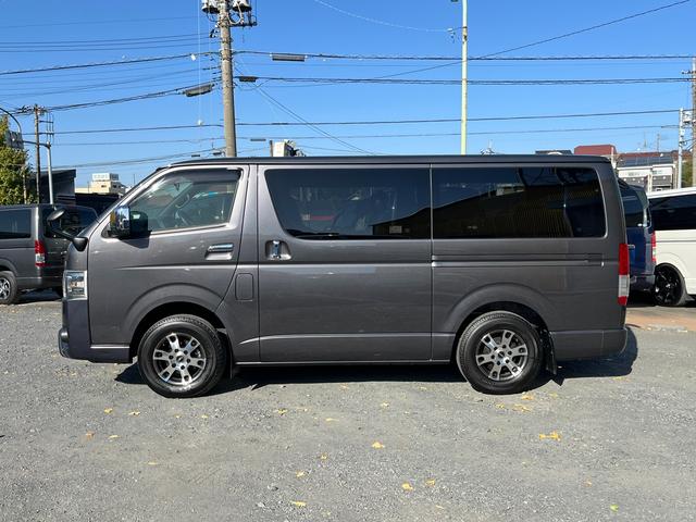 ハイエースバン スーパーGL ダークプライムII 6型 2.8ディーゼル ワンオーナー禁煙車 純正ナビ TRD15インチアルミホイール TRDバンパーガード 電動スライドドア プライバシーガラス トヨタセーフティセンス バックカメラ ETC2.0(6枚目)