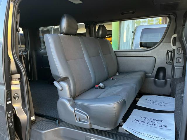 ハイエースバン スーパーGL ダークプライムII 6型 2.8ディーゼル ワンオーナー禁煙車 純正ナビ TRD15インチアルミホイール TRDバンパーガード 電動スライドドア プライバシーガラス トヨタセーフティセンス バックカメラ ETC2.0(9枚目)
