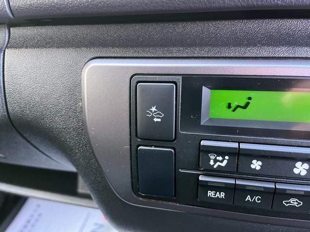 ハイエースバン スーパーGL ダークプライムII 6型 2.8ディーゼル ワンオーナー禁煙車 純正ナビ TRD15インチアルミホイール TRDバンパーガード 電動スライドドア プライバシーガラス トヨタセーフティセンス バックカメラ ETC2.0(13枚目)