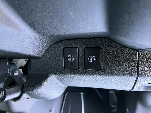 ハイエースバン スーパーGL ダークプライムII 6型 2.8ディーゼル ワンオーナー禁煙車 純正ナビ TRD15インチアルミホイール TRDバンパーガード 電動スライドドア プライバシーガラス トヨタセーフティセンス バックカメラ ETC2.0(17枚目)