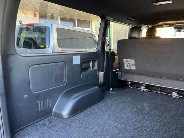 ハイエースバン スーパーGL ダークプライムII 6型 2.8ディーゼル ワンオーナー禁煙車 純正ナビ TRD15インチアルミホイール TRDバンパーガード 電動スライドドア プライバシーガラス トヨタセーフティセンス バックカメラ ETC2.0(65枚目)