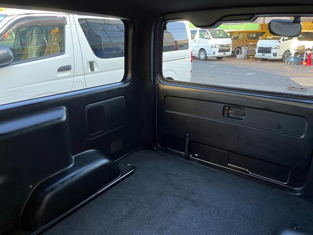 ハイエースバン スーパーGL ダークプライムII 6型 2.8ディーゼル ワンオーナー禁煙車 純正ナビ TRD15インチアルミホイール TRDバンパーガード 電動スライドドア プライバシーガラス トヨタセーフティセンス バックカメラ ETC2.0(69枚目)