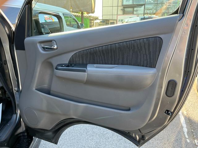 NV350キャラバンバン ロングプレミアムGX アーバンクロム ワンオーナー禁煙車 専用フルエアロ LEDライト 左側電動スライドドア リバース連動左サイドミラー エマージェンシーブレーキ 横滑防止 荷室フィルム 純正ナビ アラウンドビュー ETC(79枚目)