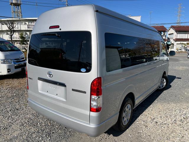 ハイエースワゴン グランドキャビン　５型　レンタカーアップ　禁煙車　電動スライドドア　ＬＥＤヘッドライト　法人モデルナビ　ＥＴＣ　バックカメラ　プライバシーガラス　Ｗエアコン　Ｗエアバッグ　トヨタセーフティセンス（20枚目）