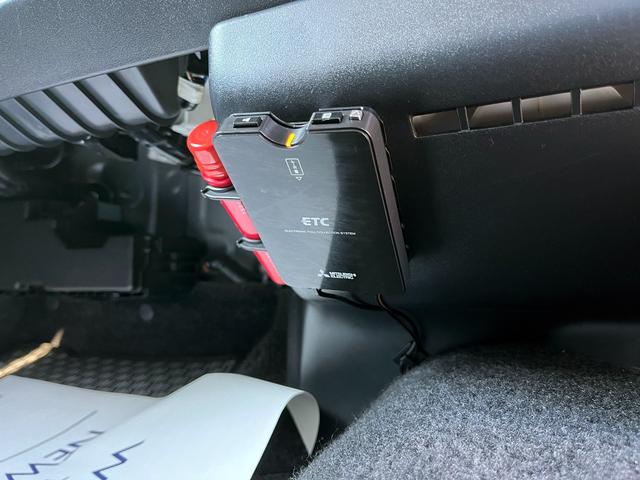 ハイエースワゴン グランドキャビン　５型　レンタカーアップ　禁煙車　電動スライドドア　ＬＥＤヘッドライト　法人モデルナビ　ＥＴＣ　バックカメラ　プライバシーガラス　Ｗエアコン　Ｗエアバッグ　トヨタセーフティセンス（22枚目）