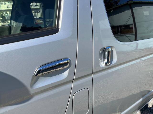 ハイエースワゴン グランドキャビン　５型　レンタカーアップ　禁煙車　電動スライドドア　ＬＥＤヘッドライト　法人モデルナビ　ＥＴＣ　バックカメラ　プライバシーガラス　Ｗエアコン　Ｗエアバッグ　トヨタセーフティセンス（40枚目）