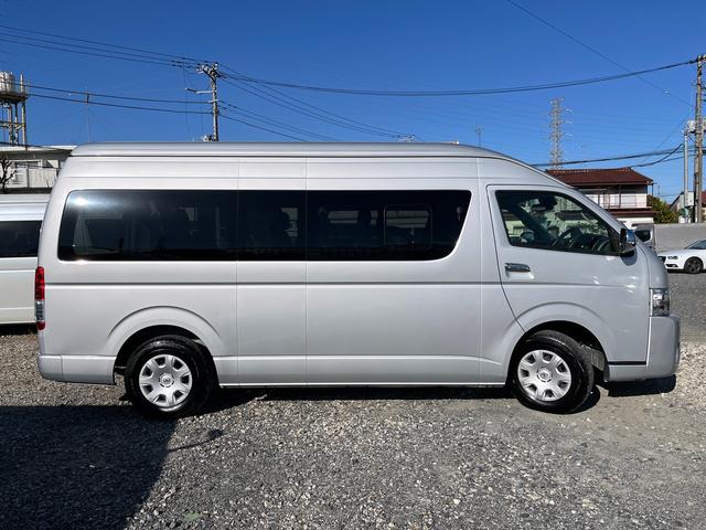 ハイエースワゴン グランドキャビン　５型　レンタカーアップ　禁煙車　電動スライドドア　ＬＥＤヘッドライト　法人モデルナビ　ＥＴＣ　バックカメラ　プライバシーガラス　Ｗエアコン　Ｗエアバッグ　トヨタセーフティセンス（45枚目）