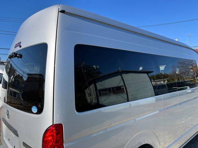 ハイエースワゴン グランドキャビン　５型　レンタカーアップ　禁煙車　電動スライドドア　ＬＥＤヘッドライト　法人モデルナビ　ＥＴＣ　バックカメラ　プライバシーガラス　Ｗエアコン　Ｗエアバッグ　トヨタセーフティセンス（52枚目）