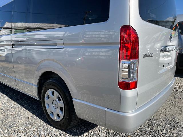 ハイエースワゴン グランドキャビン　５型　レンタカーアップ　禁煙車　電動スライドドア　ＬＥＤヘッドライト　法人モデルナビ　ＥＴＣ　バックカメラ　プライバシーガラス　Ｗエアコン　Ｗエアバッグ　トヨタセーフティセンス（55枚目）