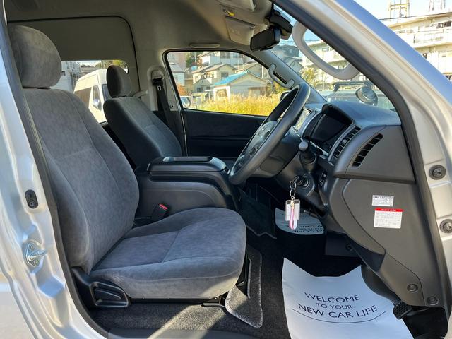 ハイエースワゴン グランドキャビン　５型　レンタカーアップ　禁煙車　電動スライドドア　ＬＥＤヘッドライト　法人モデルナビ　ＥＴＣ　バックカメラ　プライバシーガラス　Ｗエアコン　Ｗエアバッグ　トヨタセーフティセンス（56枚目）