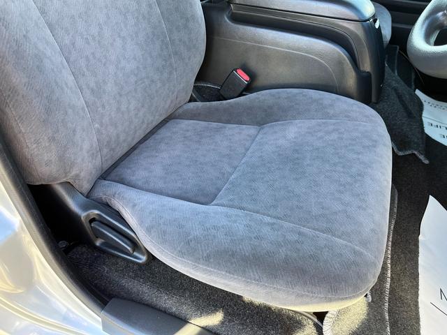 ハイエースワゴン グランドキャビン　５型　レンタカーアップ　禁煙車　電動スライドドア　ＬＥＤヘッドライト　法人モデルナビ　ＥＴＣ　バックカメラ　プライバシーガラス　Ｗエアコン　Ｗエアバッグ　トヨタセーフティセンス（58枚目）