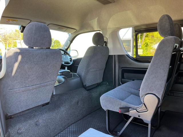 ハイエースワゴン グランドキャビン　５型　レンタカーアップ　禁煙車　電動スライドドア　ＬＥＤヘッドライト　法人モデルナビ　ＥＴＣ　バックカメラ　プライバシーガラス　Ｗエアコン　Ｗエアバッグ　トヨタセーフティセンス（60枚目）