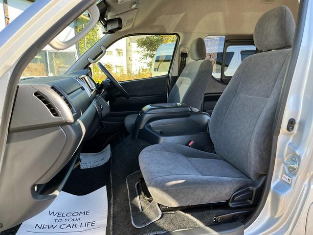 ハイエースワゴン グランドキャビン　５型　レンタカーアップ　禁煙車　電動スライドドア　ＬＥＤヘッドライト　法人モデルナビ　ＥＴＣ　バックカメラ　プライバシーガラス　Ｗエアコン　Ｗエアバッグ　トヨタセーフティセンス（73枚目）