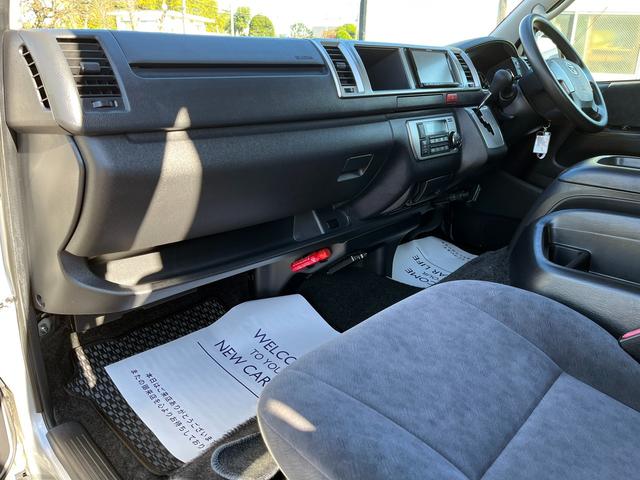 ハイエースワゴン グランドキャビン　５型　レンタカーアップ　禁煙車　電動スライドドア　ＬＥＤヘッドライト　法人モデルナビ　ＥＴＣ　バックカメラ　プライバシーガラス　Ｗエアコン　Ｗエアバッグ　トヨタセーフティセンス（74枚目）