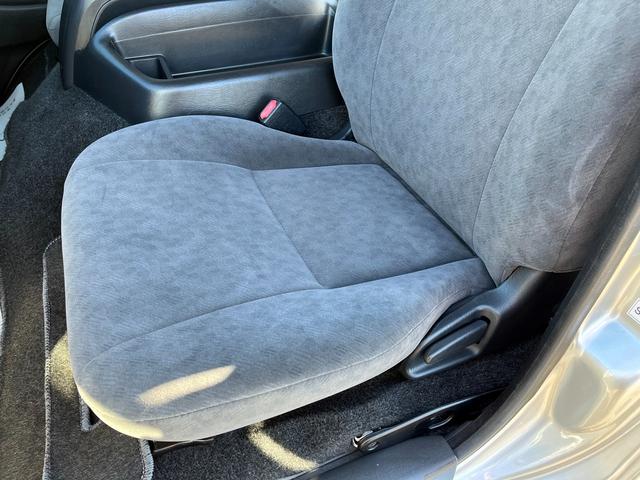 ハイエースワゴン グランドキャビン　５型　レンタカーアップ　禁煙車　電動スライドドア　ＬＥＤヘッドライト　法人モデルナビ　ＥＴＣ　バックカメラ　プライバシーガラス　Ｗエアコン　Ｗエアバッグ　トヨタセーフティセンス（76枚目）