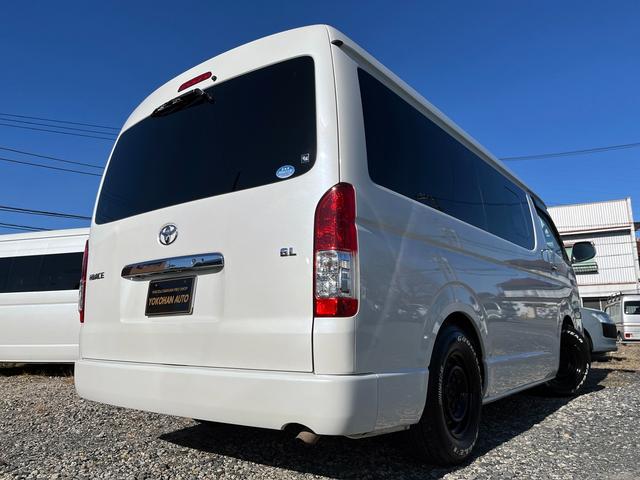 ハイエースワゴン ＧＬ　５型　ワンオーナー　社外ナビＴＶ　電動スライドドア　フローリング加工　ローダウン　４列目ベッドキット　モデリスタエアロ　シートカバー　リアフィルム　後席モニター　バックカメラ　ＥＴＣ（5枚目）