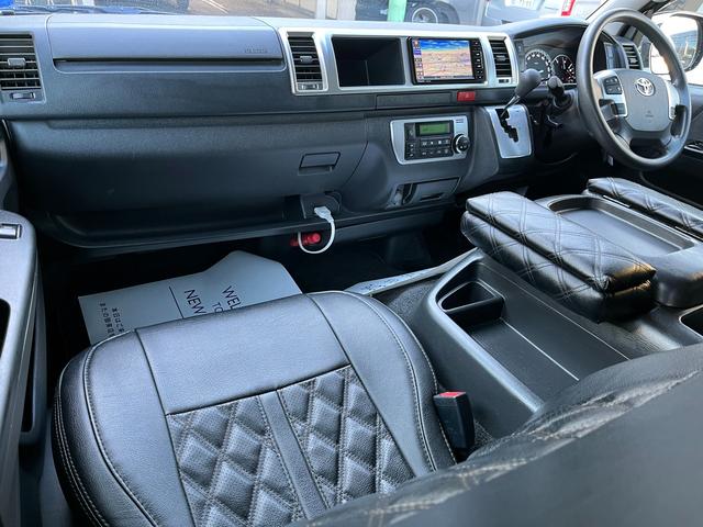 ハイエースワゴン ＧＬ　５型　ワンオーナー　社外ナビＴＶ　電動スライドドア　フローリング加工　ローダウン　４列目ベッドキット　モデリスタエアロ　シートカバー　リアフィルム　後席モニター　バックカメラ　ＥＴＣ（8枚目）