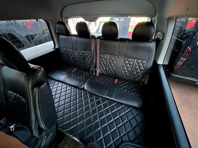 ハイエースワゴン ＧＬ　５型　ワンオーナー　社外ナビＴＶ　電動スライドドア　フローリング加工　ローダウン　４列目ベッドキット　モデリスタエアロ　シートカバー　リアフィルム　後席モニター　バックカメラ　ＥＴＣ（10枚目）