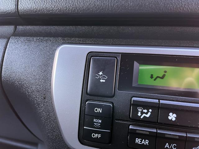 ハイエースワゴン ＧＬ　５型　ワンオーナー　社外ナビＴＶ　電動スライドドア　フローリング加工　ローダウン　４列目ベッドキット　モデリスタエアロ　シートカバー　リアフィルム　後席モニター　バックカメラ　ＥＴＣ（14枚目）