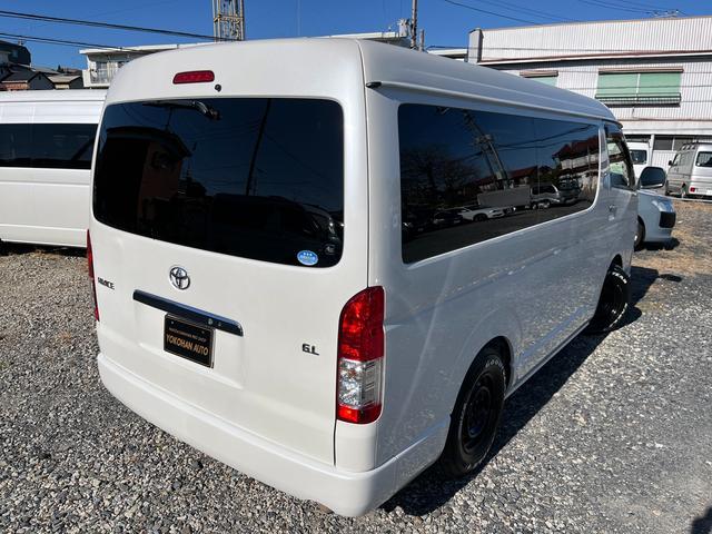 ハイエースワゴン ＧＬ　５型　ワンオーナー　社外ナビＴＶ　電動スライドドア　フローリング加工　ローダウン　４列目ベッドキット　モデリスタエアロ　シートカバー　リアフィルム　後席モニター　バックカメラ　ＥＴＣ（26枚目）