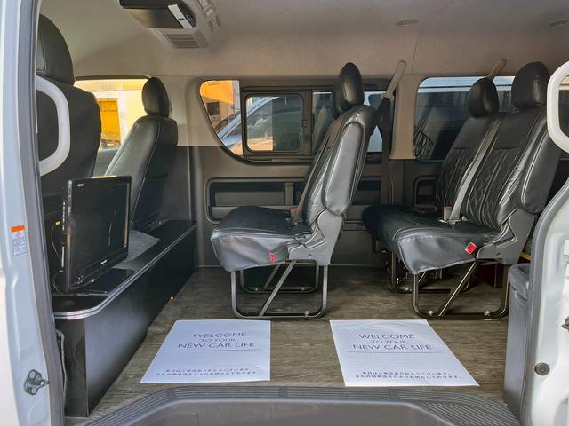 ハイエースワゴン ＧＬ　５型　ワンオーナー　社外ナビＴＶ　電動スライドドア　フローリング加工　ローダウン　４列目ベッドキット　モデリスタエアロ　シートカバー　リアフィルム　後席モニター　バックカメラ　ＥＴＣ（60枚目）