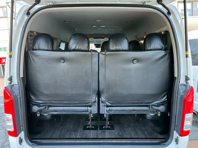 ハイエースワゴン ＧＬ　５型　ワンオーナー　社外ナビＴＶ　電動スライドドア　フローリング加工　ローダウン　４列目ベッドキット　モデリスタエアロ　シートカバー　リアフィルム　後席モニター　バックカメラ　ＥＴＣ（67枚目）