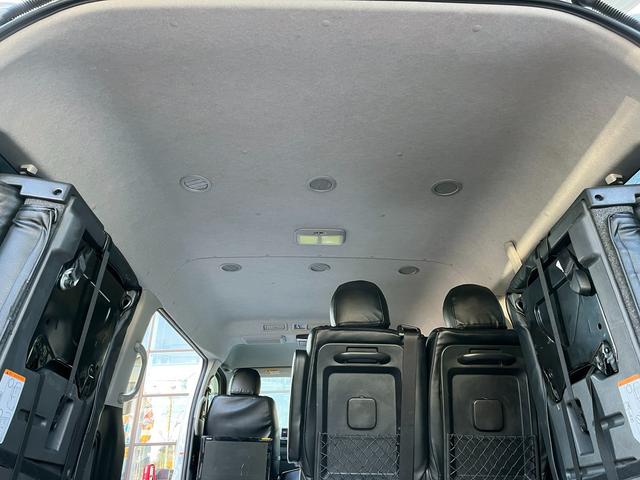 ハイエースワゴン ＧＬ　５型　ワンオーナー　社外ナビＴＶ　電動スライドドア　フローリング加工　ローダウン　４列目ベッドキット　モデリスタエアロ　シートカバー　リアフィルム　後席モニター　バックカメラ　ＥＴＣ（68枚目）