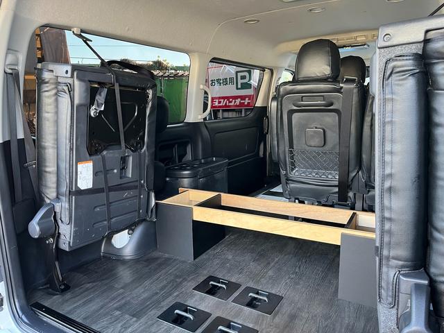 ハイエースワゴン ＧＬ　５型　ワンオーナー　社外ナビＴＶ　電動スライドドア　フローリング加工　ローダウン　４列目ベッドキット　モデリスタエアロ　シートカバー　リアフィルム　後席モニター　バックカメラ　ＥＴＣ（70枚目）