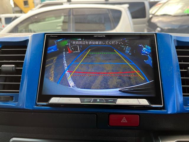 ハイエースバン スーパーＧＬ　ダークプライム　４型ローダウンカスタム　バッドフェイス　ＴＲＤグリル　２０インチアルミホイール　ＬＥＤライト＆フォグ　２インチダウン　スライドセカンドシート　フローリングパネル　荷室フィルム　スロコン　社外ナビ（23枚目）