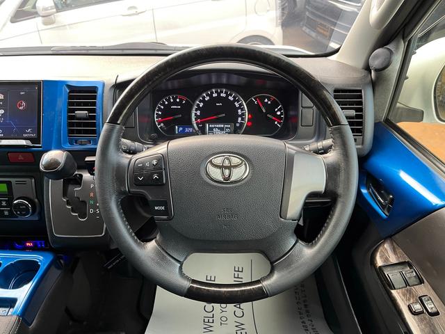 ハイエースバン スーパーＧＬ　ダークプライム　４型ローダウンカスタム　バッドフェイス　ＴＲＤグリル　２０インチアルミホイール　ＬＥＤライト＆フォグ　２インチダウン　スライドセカンドシート　フローリングパネル　荷室フィルム　スロコン　社外ナビ（28枚目）