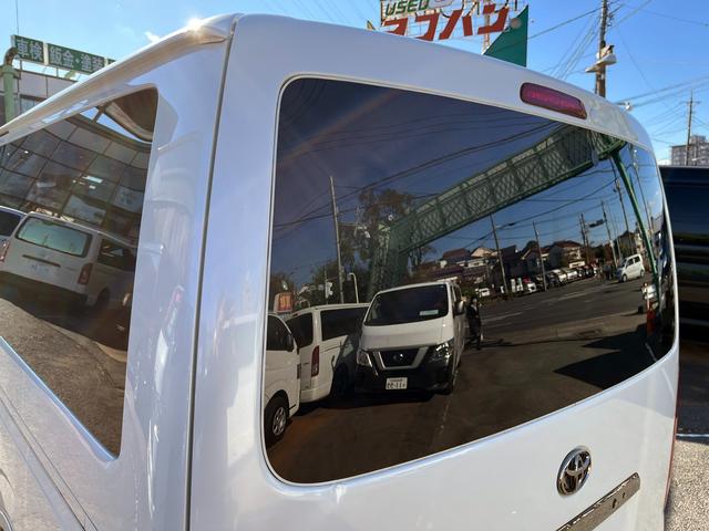 ハイエースバン スーパーＧＬ　ダークプライム　４型ローダウンカスタム　バッドフェイス　ＴＲＤグリル　２０インチアルミホイール　ＬＥＤライト＆フォグ　２インチダウン　スライドセカンドシート　フローリングパネル　荷室フィルム　スロコン　社外ナビ（48枚目）