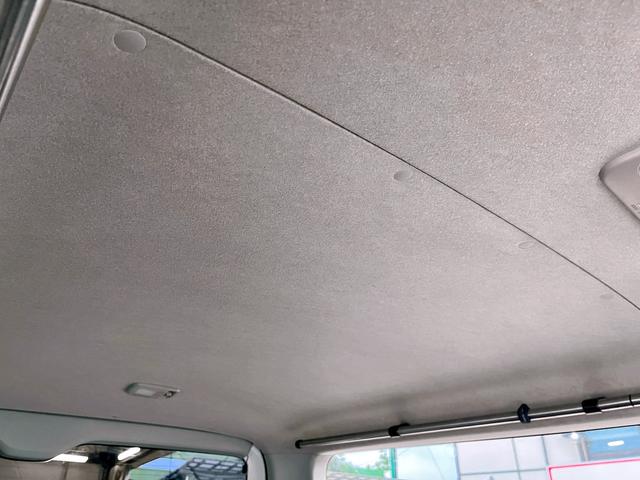 ハイエースバン スーパーＧＬ　ダークプライム　４型ローダウンカスタム　バッドフェイス　ＴＲＤグリル　２０インチアルミホイール　ＬＥＤライト＆フォグ　２インチダウン　スライドセカンドシート　フローリングパネル　荷室フィルム　スロコン　社外ナビ（60枚目）