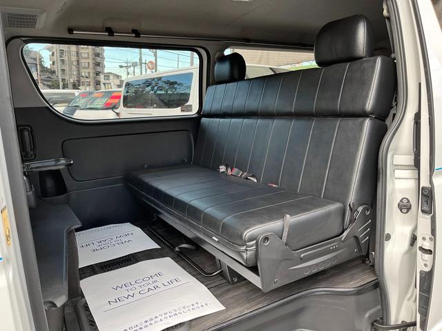 ハイエースバン スーパーＧＬ　ダークプライム　４型ローダウンカスタム　バッドフェイス　ＴＲＤグリル　２０インチアルミホイール　ＬＥＤライト＆フォグ　２インチダウン　スライドセカンドシート　フローリングパネル　荷室フィルム　スロコン　社外ナビ（70枚目）