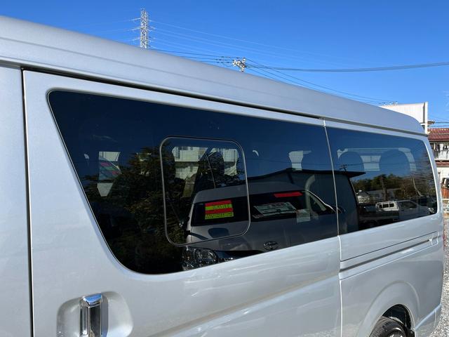 ハイエースワゴン ＧＬ　５型　１０人乗り　社外ナビ　バックカメラ　ＥＴＣ　トヨタセーフティセンス　１６インチアルミ　ウッド調インパネ　レザー調シートカバー　ダブル後席モニター　デジタルルームミラー式ドラレコ　スマートキー（41枚目）