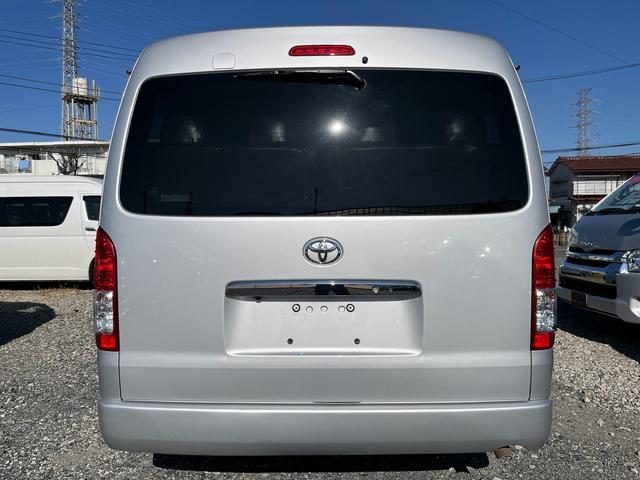 ハイエースワゴン ＧＬ　５型　１０人乗り　社外ナビ　バックカメラ　ＥＴＣ　トヨタセーフティセンス　１６インチアルミ　ウッド調インパネ　レザー調シートカバー　ダブル後席モニター　デジタルルームミラー式ドラレコ　スマートキー（48枚目）