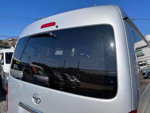 ハイエースワゴン ＧＬ　５型　１０人乗り　社外ナビ　バックカメラ　ＥＴＣ　トヨタセーフティセンス　１６インチアルミ　ウッド調インパネ　レザー調シートカバー　ダブル後席モニター　デジタルルームミラー式ドラレコ　スマートキー（49枚目）