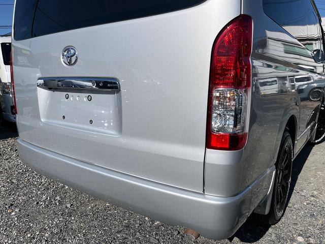 ハイエースワゴン ＧＬ　５型　１０人乗り　社外ナビ　バックカメラ　ＥＴＣ　トヨタセーフティセンス　１６インチアルミ　ウッド調インパネ　レザー調シートカバー　ダブル後席モニター　デジタルルームミラー式ドラレコ　スマートキー（50枚目）