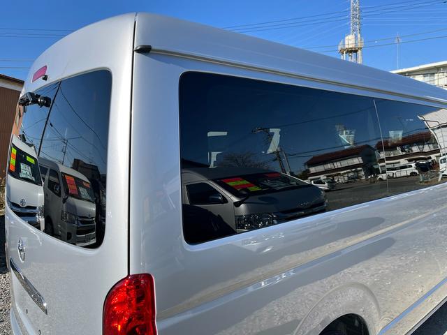 ハイエースワゴン ＧＬ　５型　１０人乗り　社外ナビ　バックカメラ　ＥＴＣ　トヨタセーフティセンス　１６インチアルミ　ウッド調インパネ　レザー調シートカバー　ダブル後席モニター　デジタルルームミラー式ドラレコ　スマートキー（54枚目）