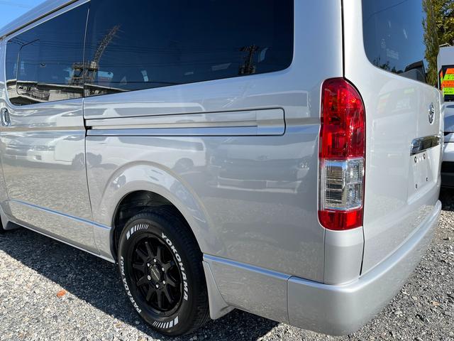 ハイエースワゴン ＧＬ　５型　１０人乗り　社外ナビ　バックカメラ　ＥＴＣ　トヨタセーフティセンス　１６インチアルミ　ウッド調インパネ　レザー調シートカバー　ダブル後席モニター　デジタルルームミラー式ドラレコ　スマートキー（57枚目）