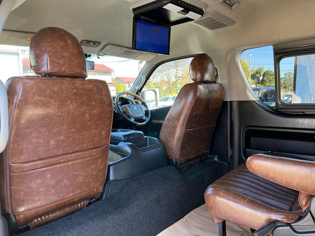 ハイエースワゴン ＧＬ　５型　１０人乗り　社外ナビ　バックカメラ　ＥＴＣ　トヨタセーフティセンス　１６インチアルミ　ウッド調インパネ　レザー調シートカバー　ダブル後席モニター　デジタルルームミラー式ドラレコ　スマートキー（69枚目）