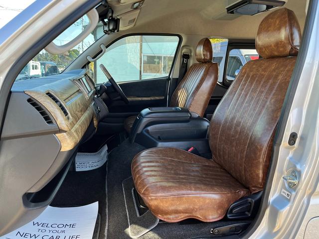 ハイエースワゴン ＧＬ　５型　１０人乗り　社外ナビ　バックカメラ　ＥＴＣ　トヨタセーフティセンス　１６インチアルミ　ウッド調インパネ　レザー調シートカバー　ダブル後席モニター　デジタルルームミラー式ドラレコ　スマートキー（72枚目）