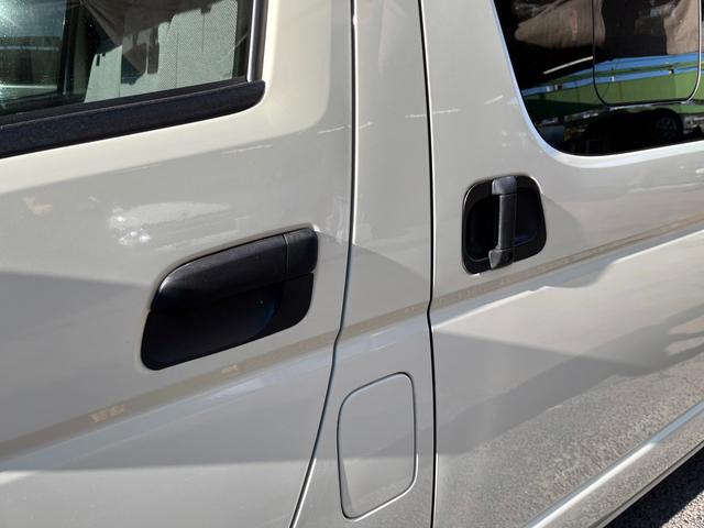 ハイエースバン ロングDX 4型 社外ナビ バックカメラ ETC ローダウン 新品16インチアルミホイール&タイヤ インナーブラックライト 電格ミラー スーパーGLセカンドシート シートカバー ドラレコ プライバシーガラス(39枚目)